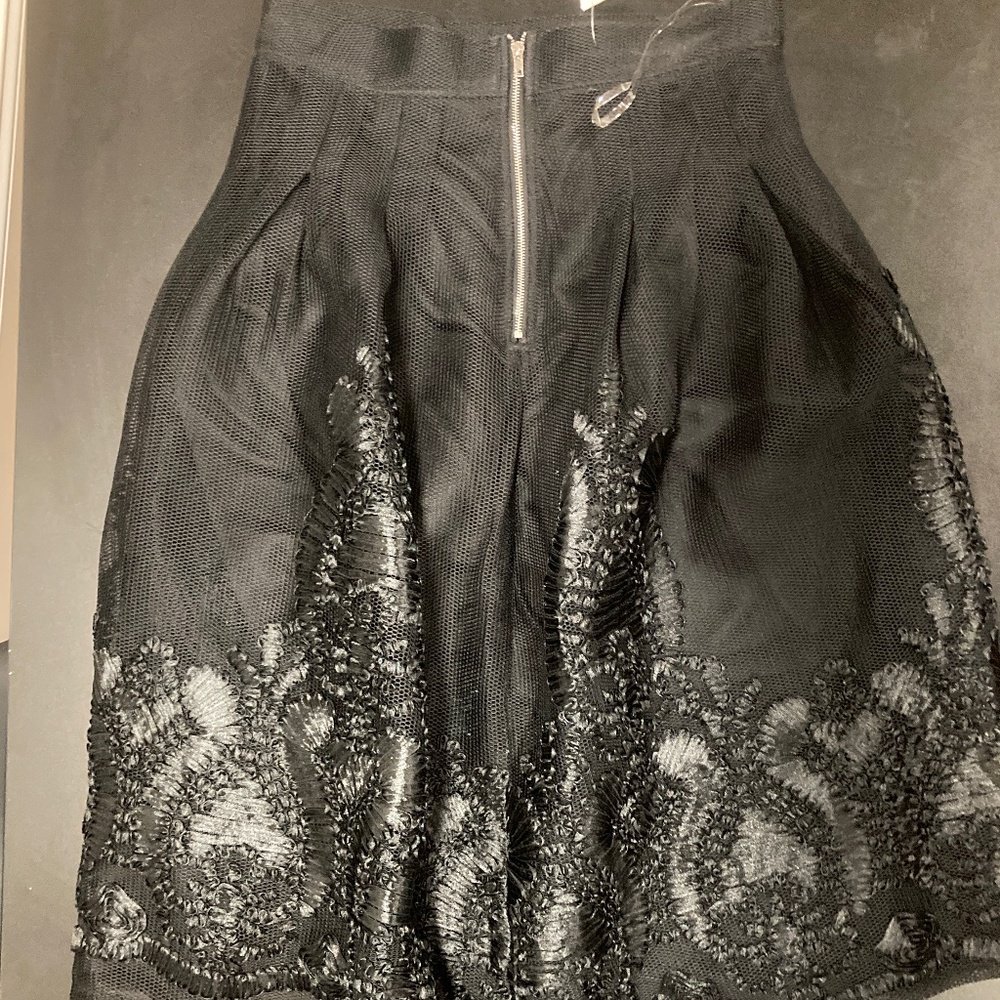 Skirt - Picture 4 of 6